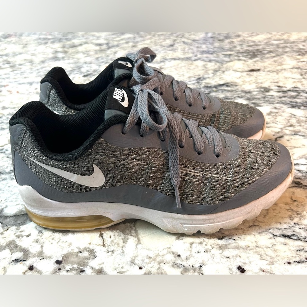 Nike Gray Running Shoes Size 8.5